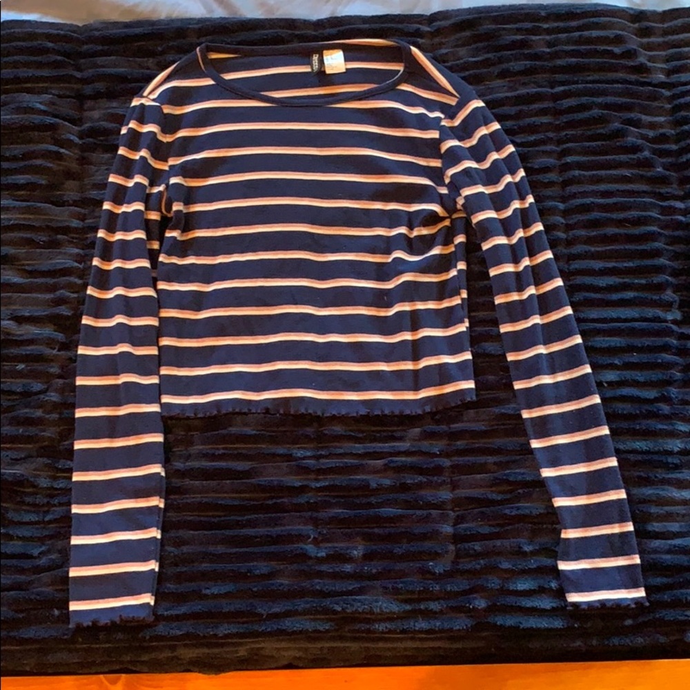 H&M Ruffle-Edge Long Sleeve Crop Top - Picture 1 of 1